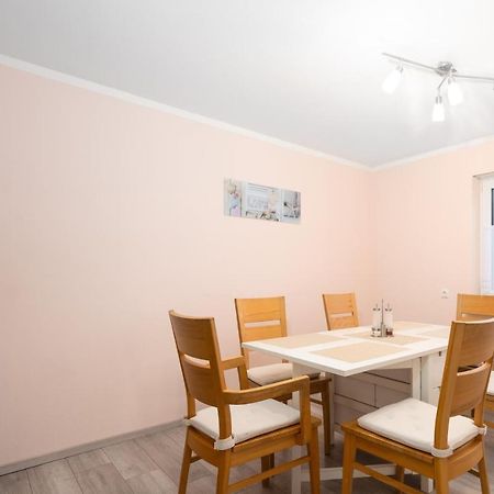 Familienfreundliche 3-Zimmer-Ferienwohnung Saal Eksteriør billede