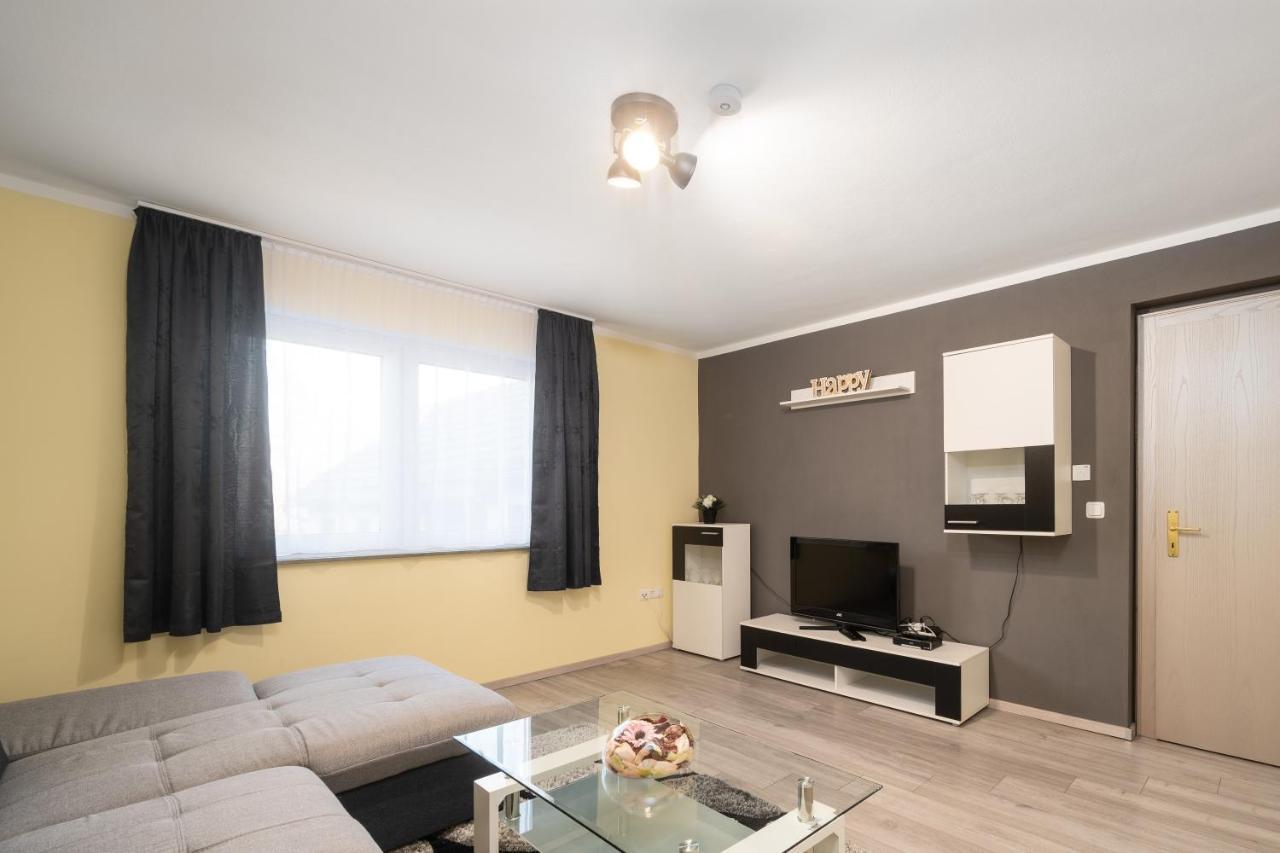 Familienfreundliche 3-Zimmer-Ferienwohnung Saal Eksteriør billede